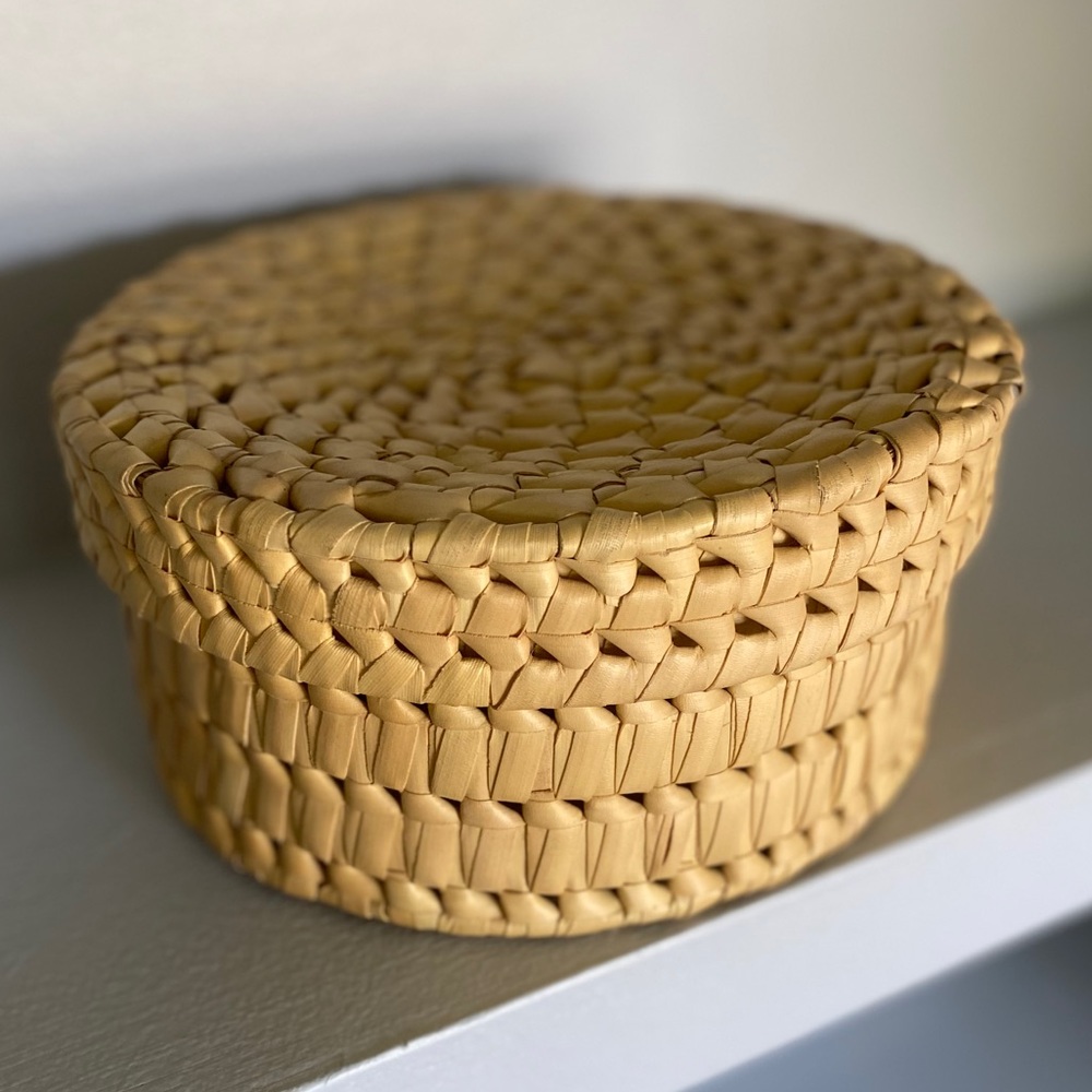 Round Basket with Lid